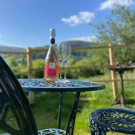 Couples Getaway, With Mountain Views/Dog Friendly Villa Крикоуел Екстериор снимка