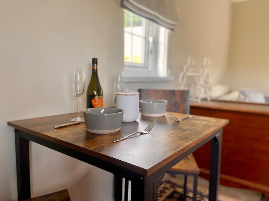 Couples Getaway, With Mountain Views/Dog Friendly Villa Крикоуел Екстериор снимка